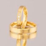 Verighete TIMELESS din aur galben 14K cu finisaj texturat si 3 diamante naturale, IONA