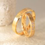 Verighete TIMELESS din aur galben 14K cu finisaj texturat si 3 diamante naturale, IONA