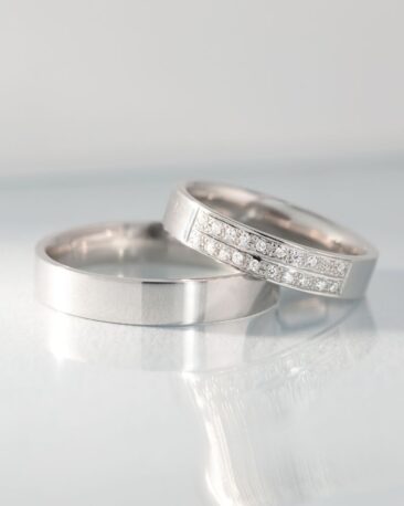 Verighete ON THE SAME LEVEL din aur 14K cu finisaj lucios, confort interior si 20 de diamante naturale, IONA