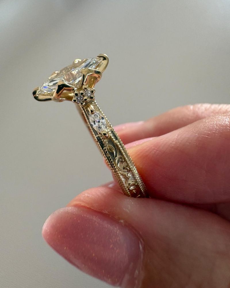 Inel logodna aur galben 18K diamant mare