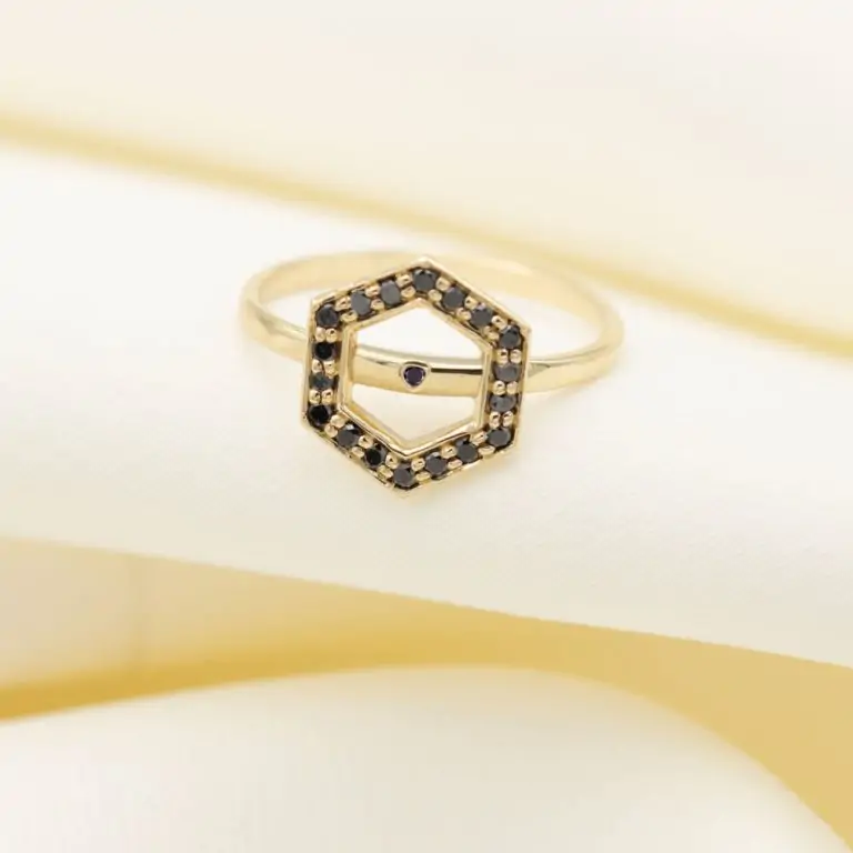 inel-aur-diamante-negre-model-deosebit